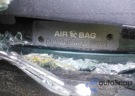 1999 Ford Explorer из США, поврежденный, VIN 1FMDU34E0XZA89681